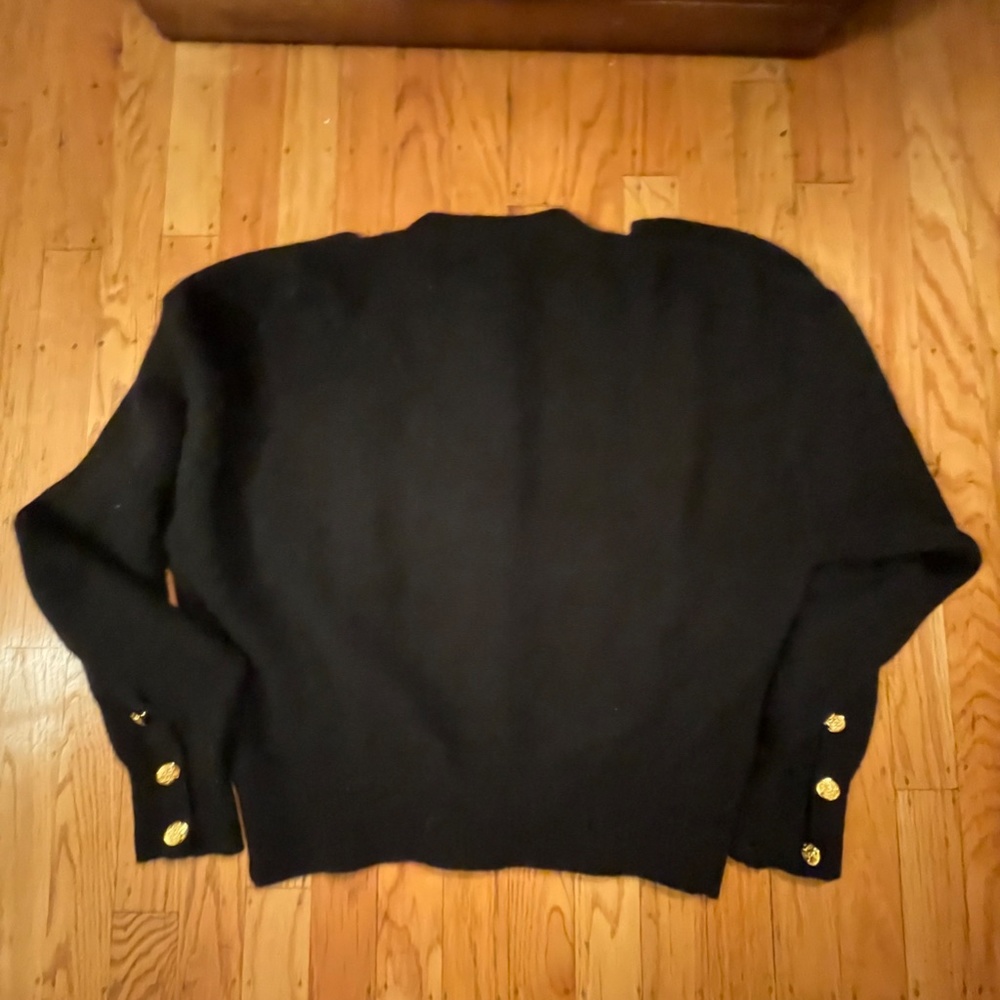 Vintage sweater with leather embroidered flowers - Picture 2 of 6
